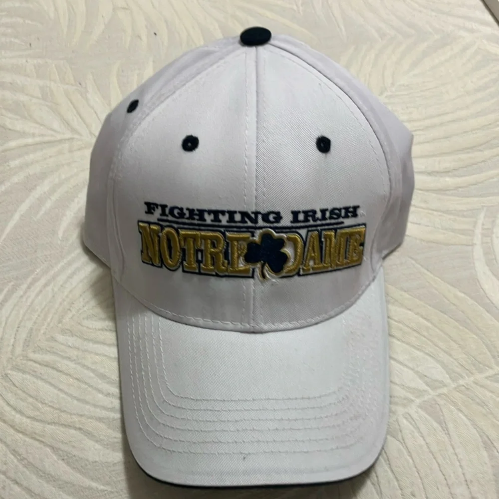 Notre Dame Fighting Irish White Cap Like New